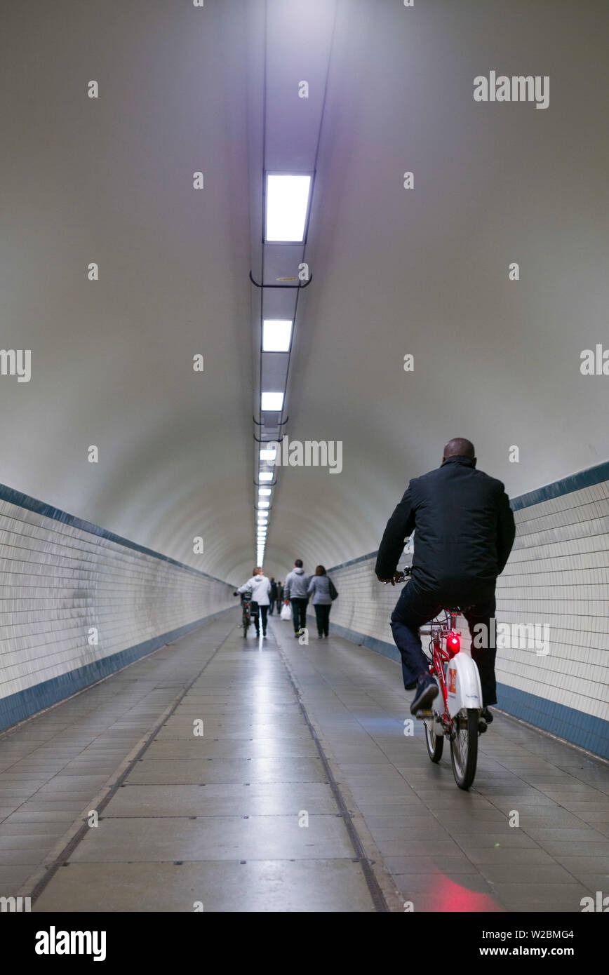Belgien, Antwerpen, St.-Anna-Tunnel, Fußgängertunnel unter der Schelde Stockfoto