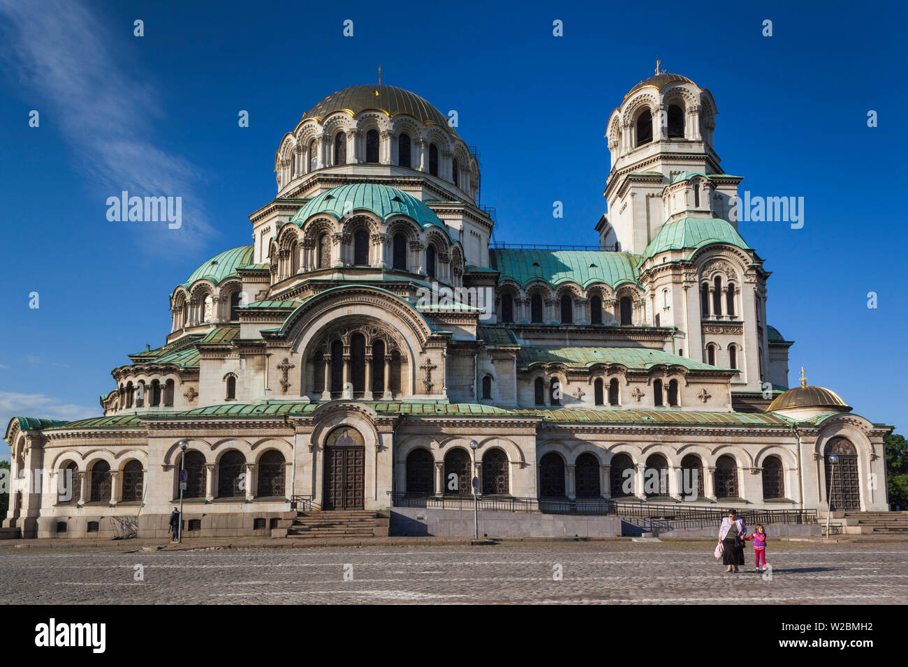 Bulgarien, Sofia, Ploshtad Alexander-Newski-Platz, Aleksander Nevski Kirche, morgen Stockfoto