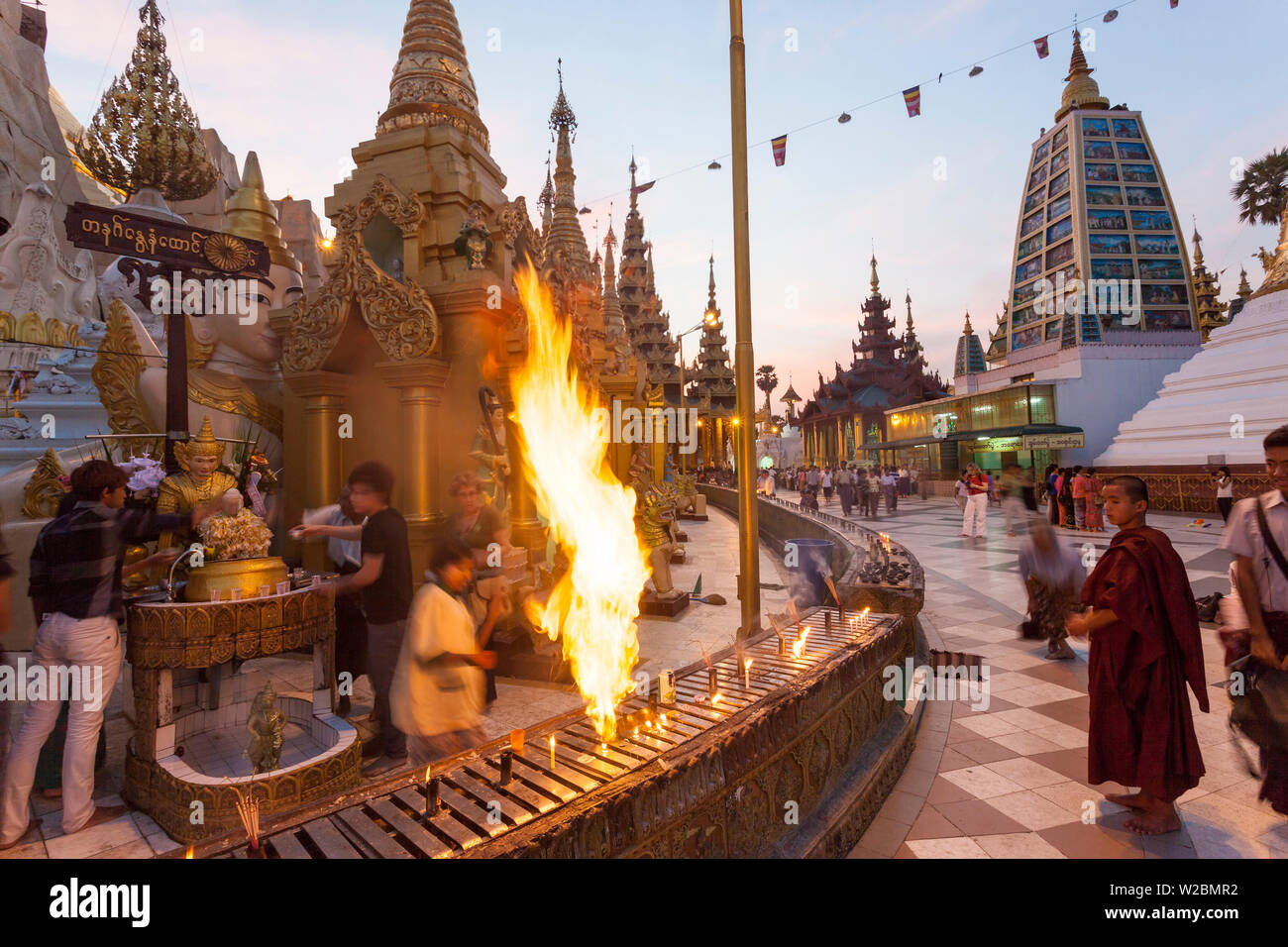 Die große goldene Stupa, Shwedagon Paya (Shwe Dagon Pagode), Yangon (Rangoon), Myanmar (Burma) Stockfoto