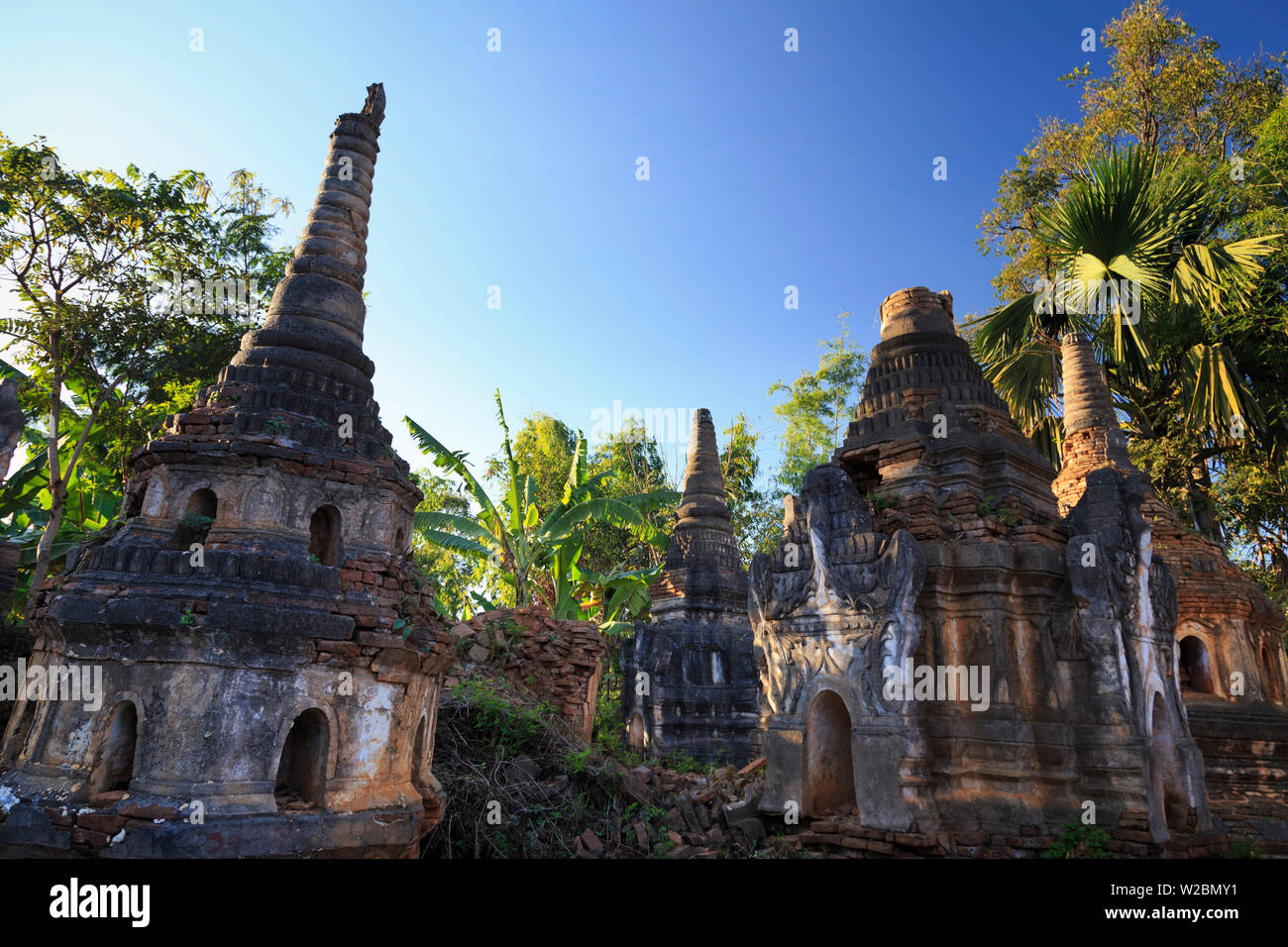 Myanmar (Burma), Shan Staat, Inle See, Inthein Dorf Nyaung Ohak alte Ruinen Stockfoto