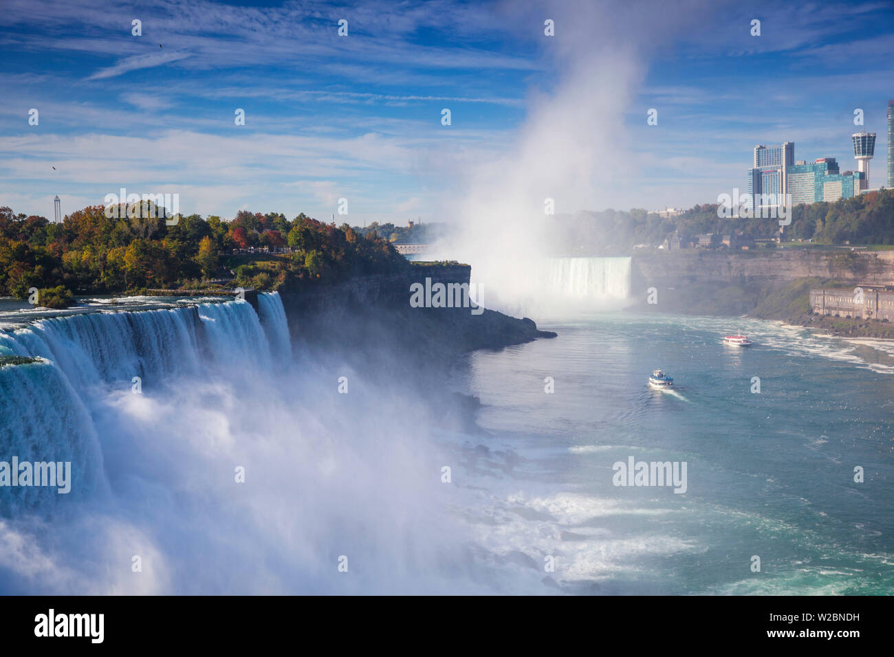 Kanada und USA, Ontario und New York State, Niagara, Niagara Falls, die amerikanischen und kanadischen Wasserfälle Stockfoto