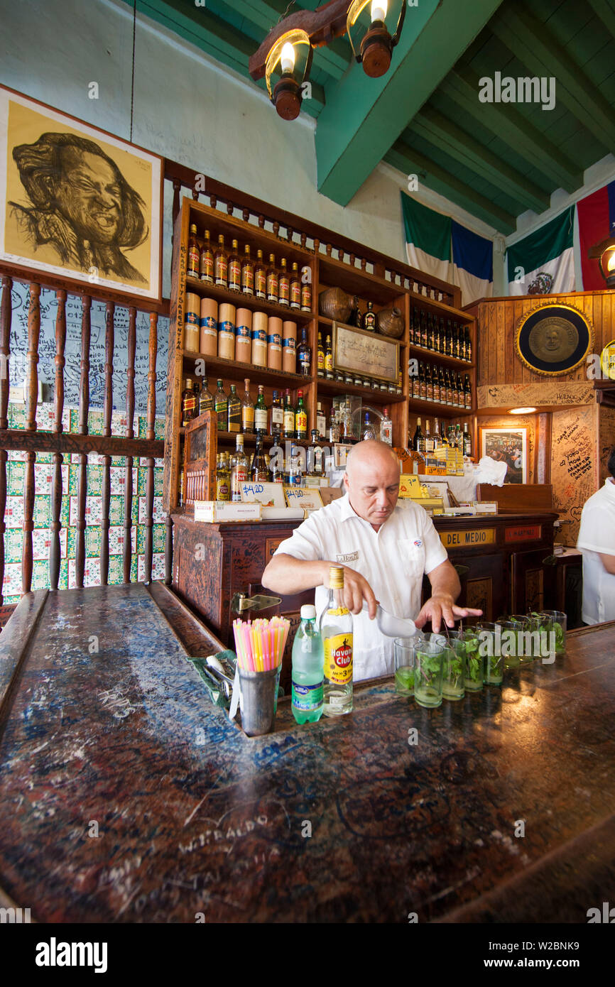 La Bodeguita del Medio Bar (eines der beliebtesten Hemingways Bars), Havanna, Kuba Stockfoto