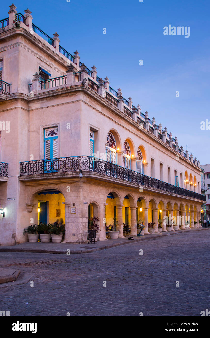 Hotel Santa Isabel, Plaza de Armas, Habana Vieja, Havanna, Kuba Stockfoto