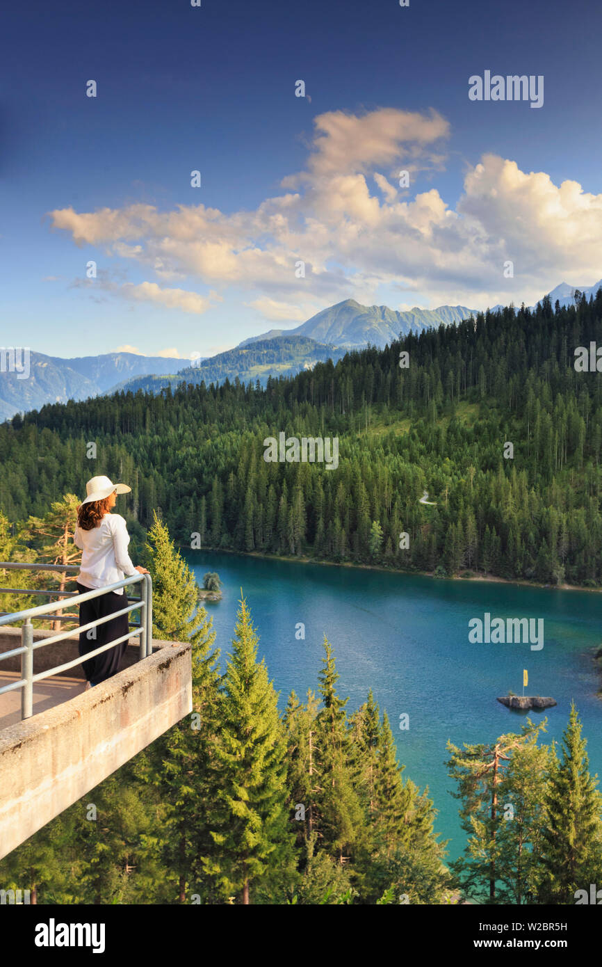 Schweiz, Graubünden, Flims Caumasee (Caumasee) (MR) Stockfoto