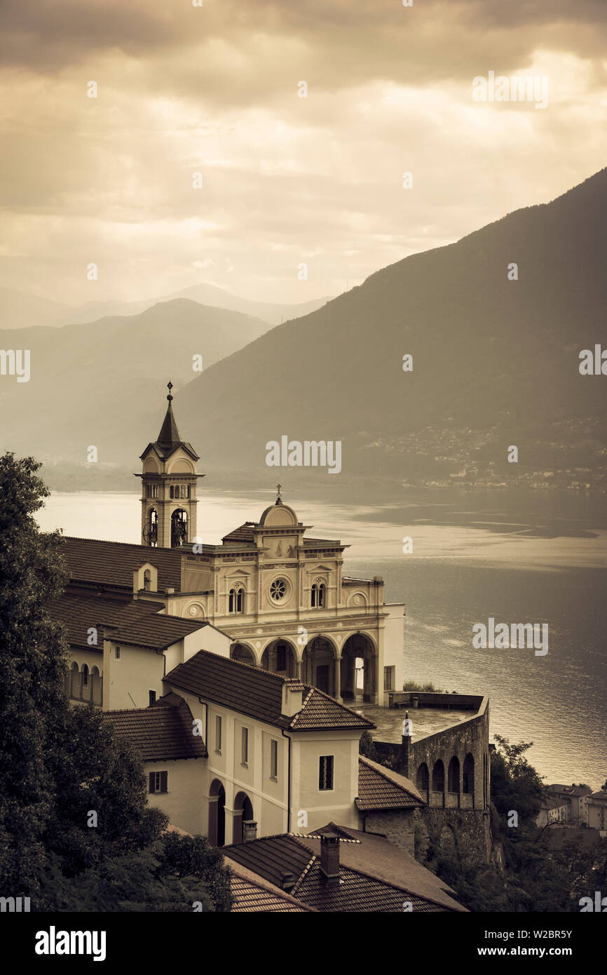 Schweiz, Tessin, Locarno und Madonna del Sasso Wallfahrtskirche Stockfoto