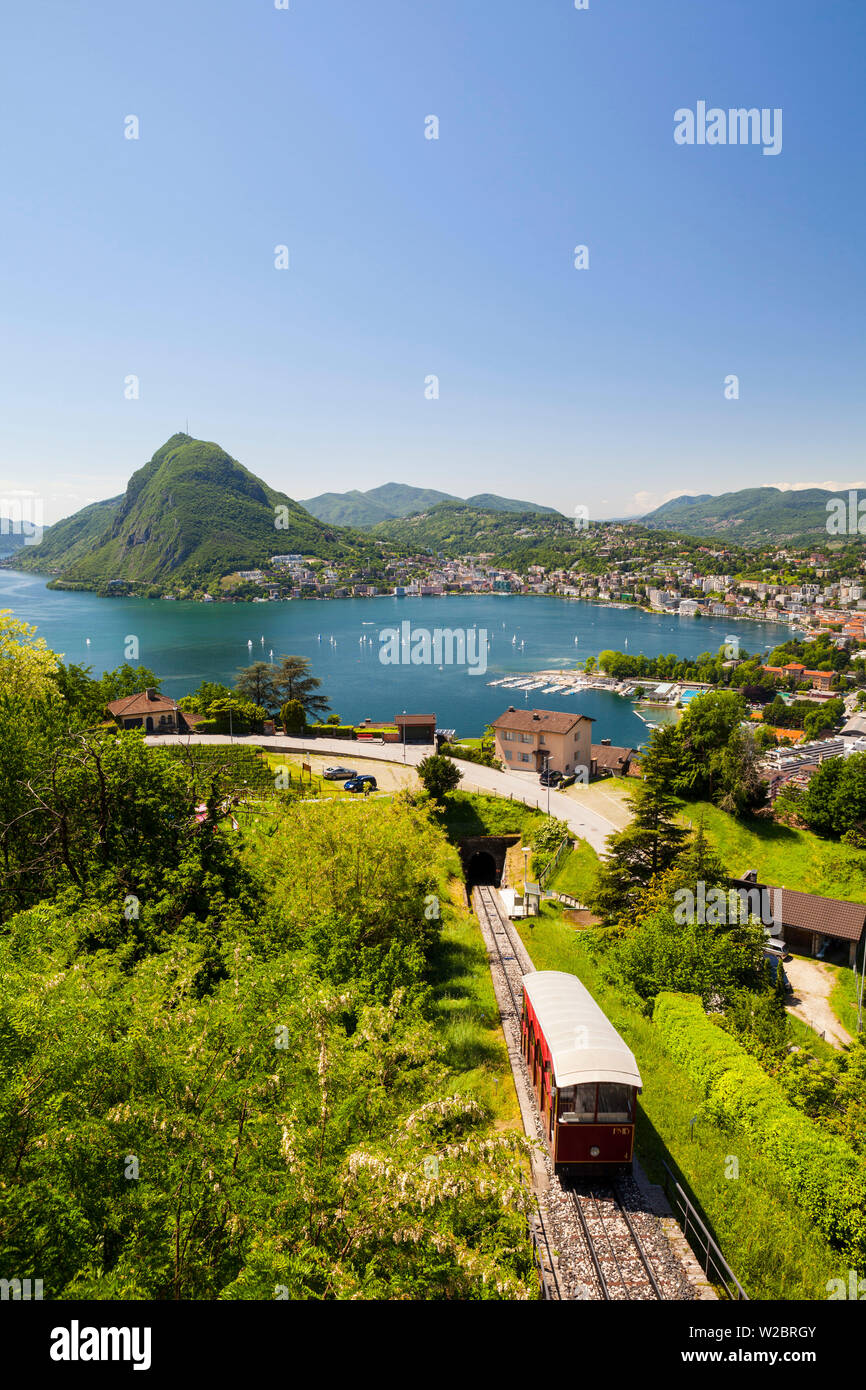 Blick über Standseilbahn und Lugano, vom Monte Bre, Lago di Lugano, Tessin, Schweiz Stockfoto