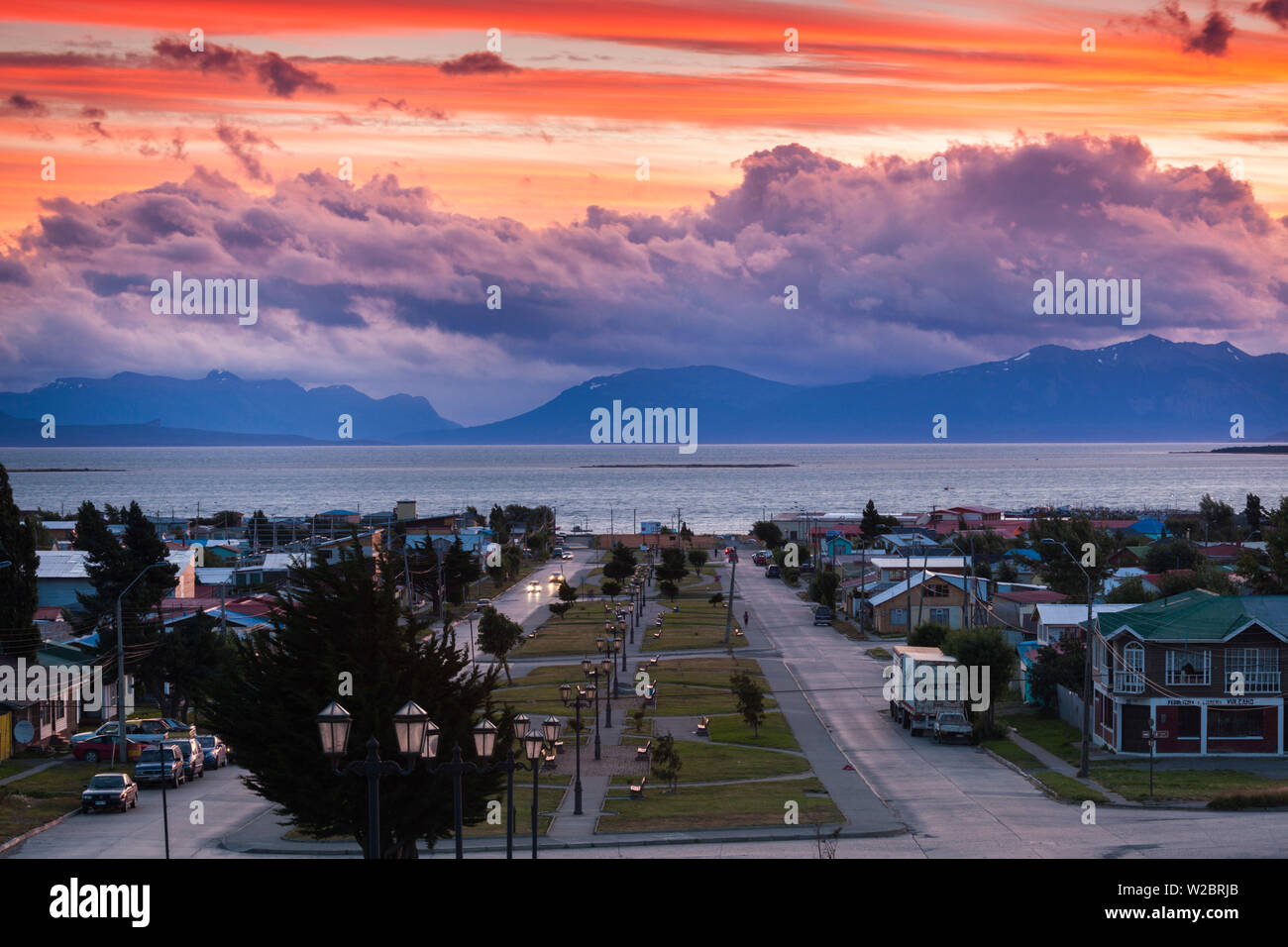 Chile, Magallanes Region Puerto Natales, erhöhten Blick auf die Stadt Stockfoto