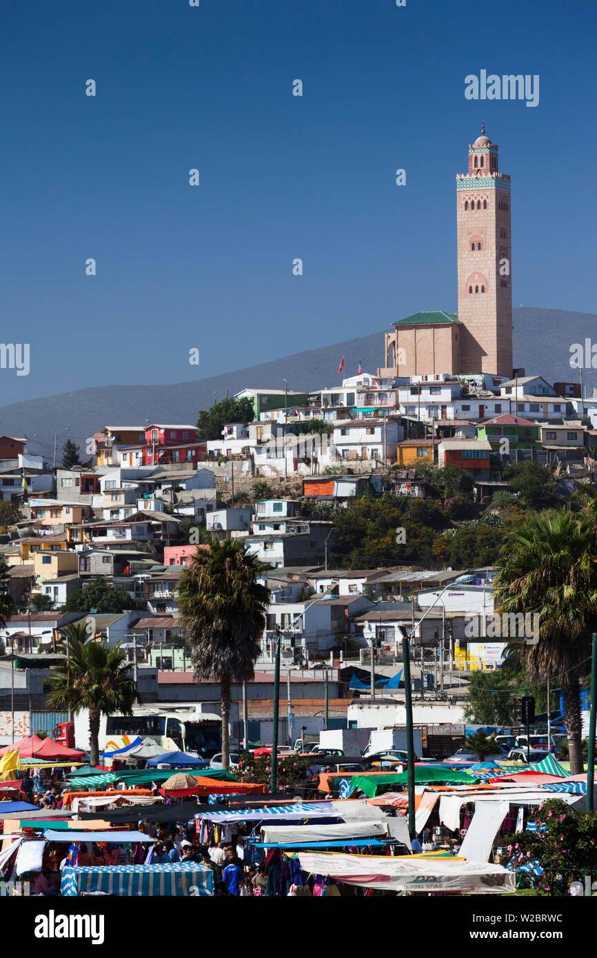 Chile, Coquimbo, erhöhte Stadtansicht mit Mohammed VI Kulturzentrum Stockfoto