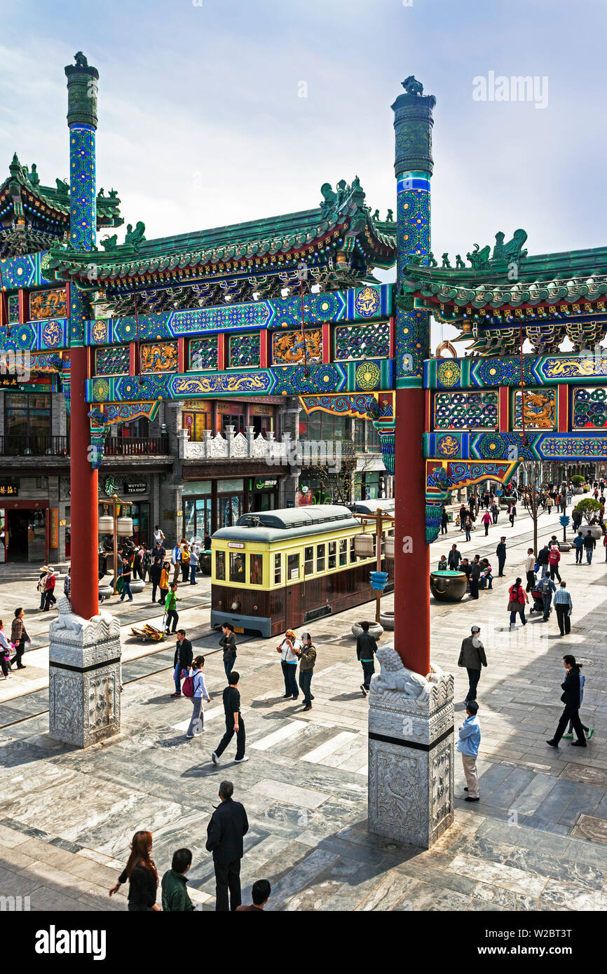 China, Peking, gebaute neu historisch Themen traditionelle Straße für Touristen am Qianmen Stockfoto