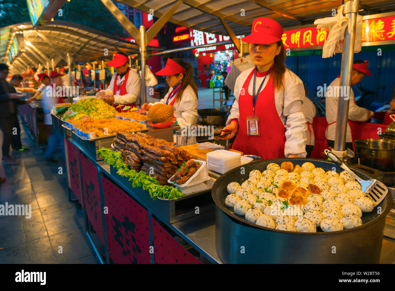 China, Peking, Donghuamen Street Nacht Markt Stockfoto