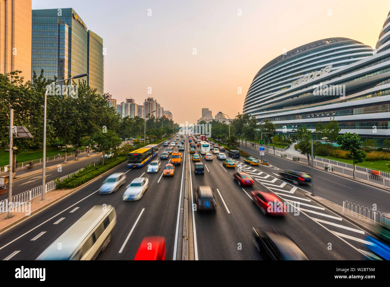 China, Beijing Chaoyangmen South Street, Galaxy SOHO von Architektin Zaha Hadid Stockfoto