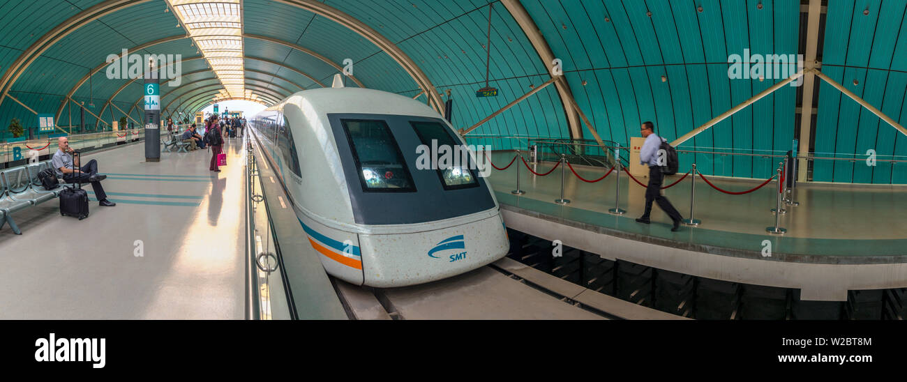 China, Shanghai, Pudong District, Longyang Road Station, Maglev Train Stockfoto