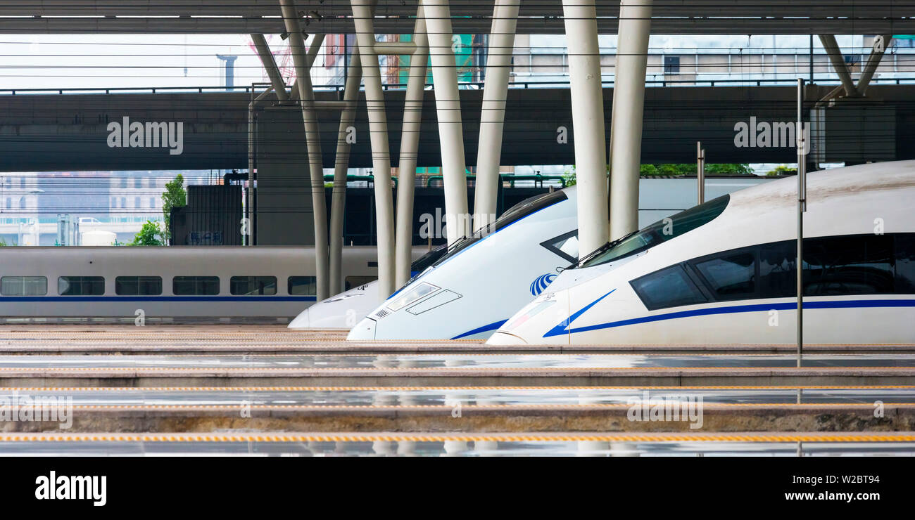 China, Shanghai, Minhang District, Shanghai Hongqiao Bahnhof, Hochgeschwindigkeitszüge Stockfoto