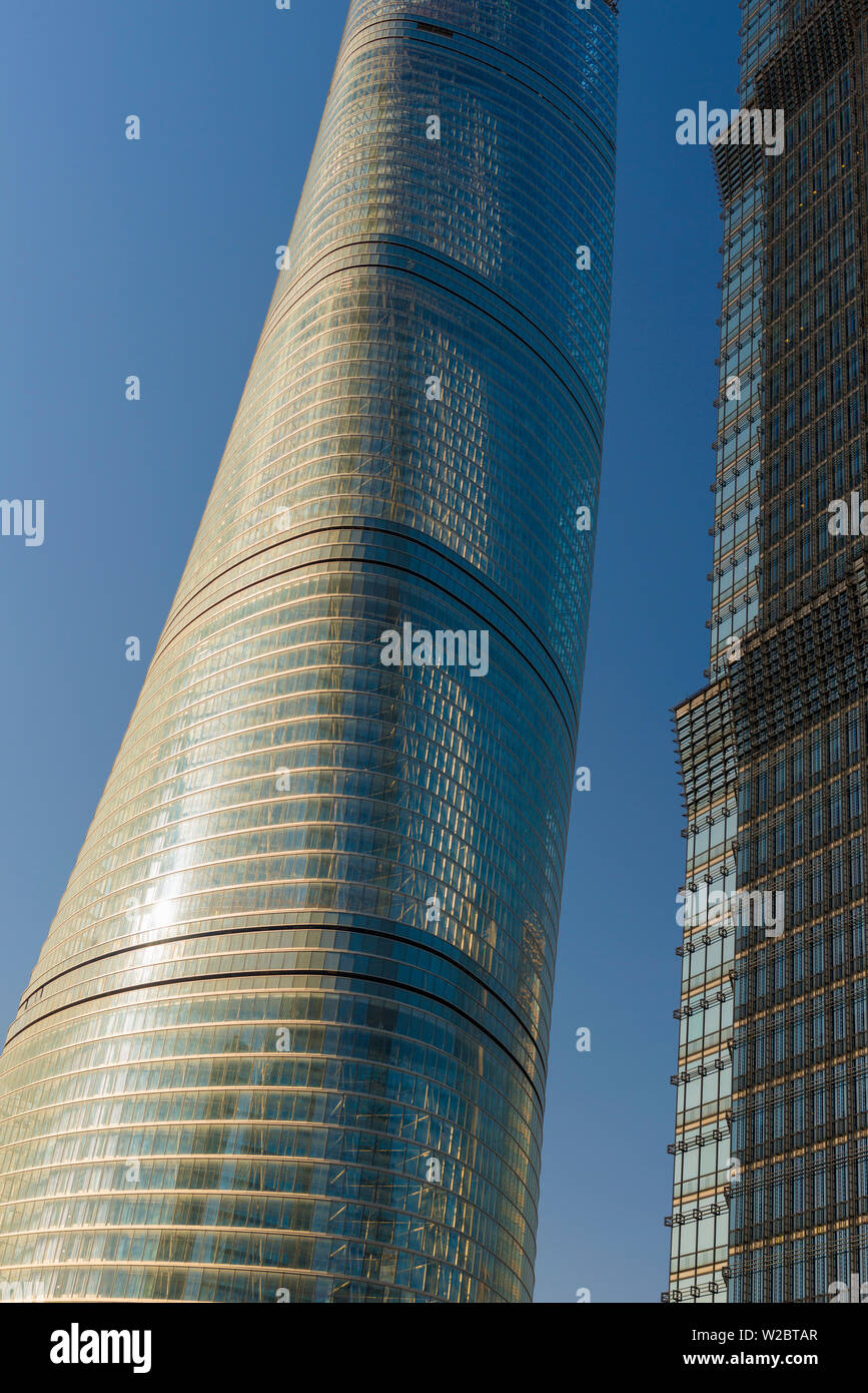 China, Shanghai, Pudong District, Financial District, Shanghai Tower und Jin Mao Tower Stockfoto