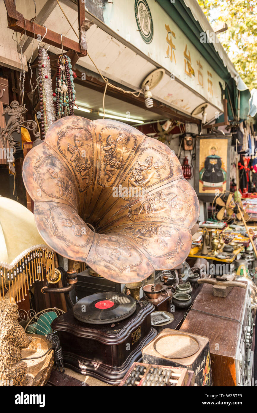 Alte gramaphone, Antiquitäten Markt Dongtai Road, Shanghai, China Stockfoto