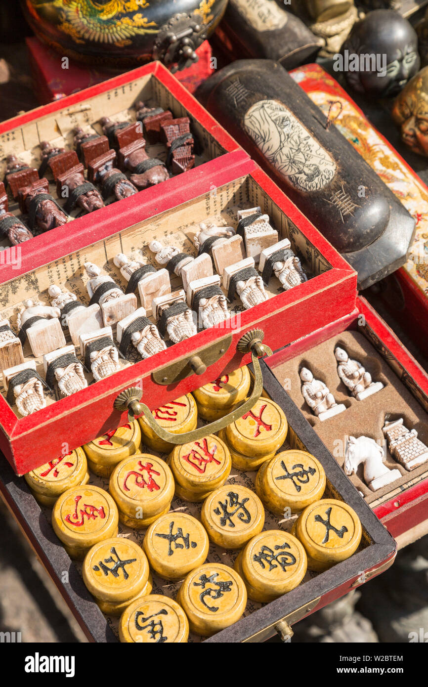 Mahnverfahren (chinesisches Schach) und traditionellen Schachspiele, Antiquitäten Markt Dongtai Road, Shanghai, China Stockfoto