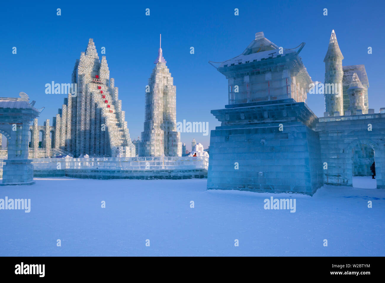 Spektakuläre Eisskulpturen am Eis und Schnee Festival Harbin in der Provinz Heilongjiang, Harbin, China Stockfoto