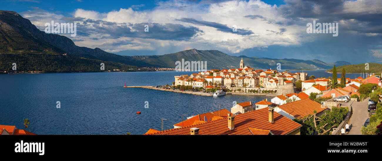 Erhöhte Blick über die malerische Stadt Korcula, Korcula, Dalmatien, Kroatien Stockfoto