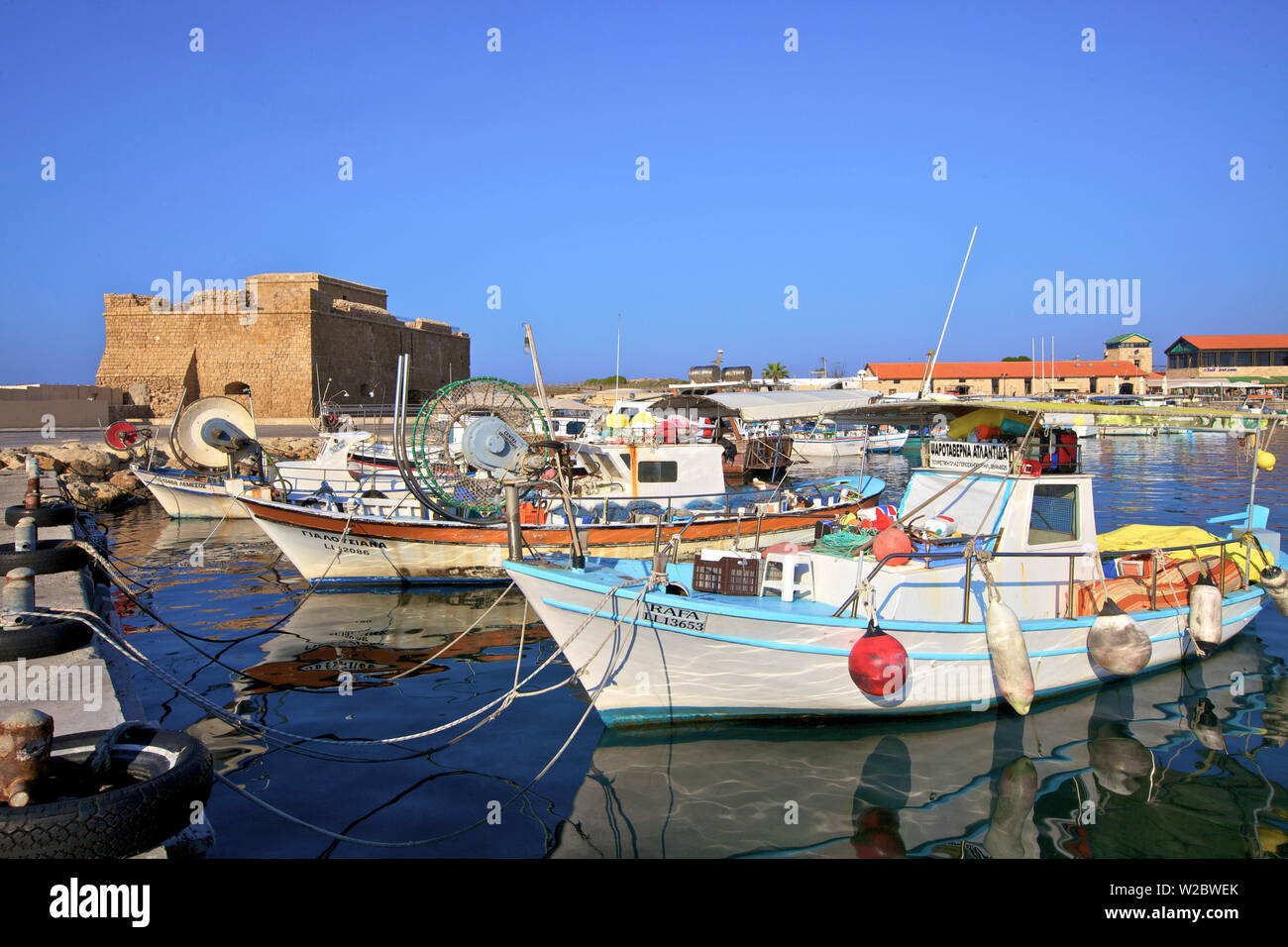 Burg von Paphos und Hafen von Paphos, Zypern, östlichen Mittelmeer Stockfoto