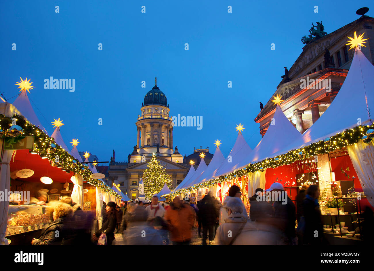 Xmas Market, Deutscher Dom, Gendarmenmarkt, Berlin, Deutschland, Europa. Stockfoto