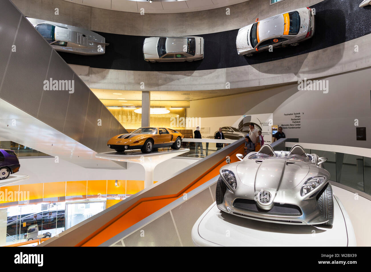 Deutschland, Baden-Wurttemburg, Stuttgart-Unter-Turkheim, Mercedes-Benz Museum Bau, Galerie der experimentellen Showcars Stockfoto