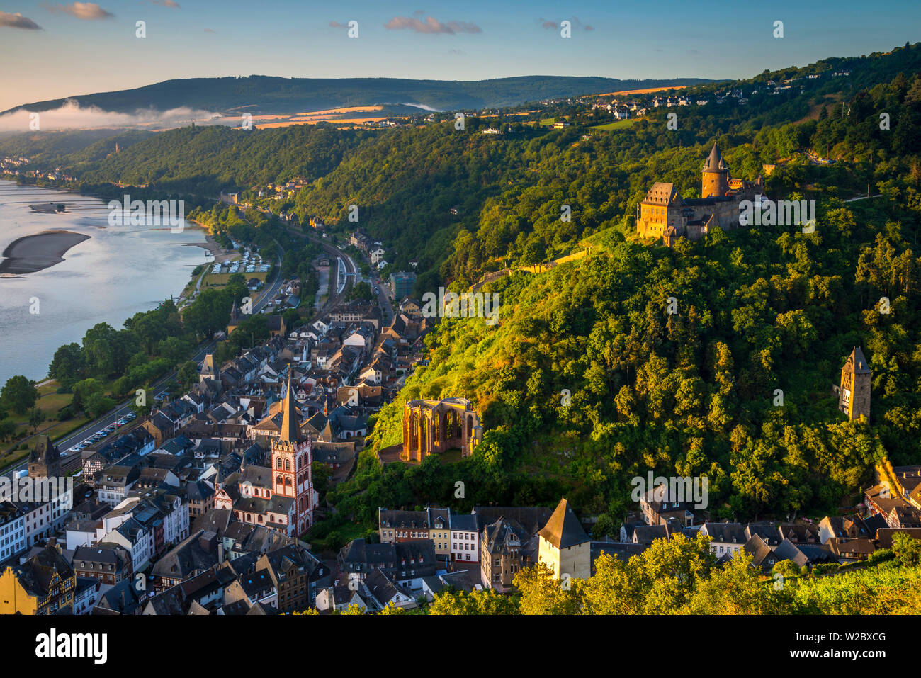 Deutschland, Rheinland-Pfalz, Bacharach, Burg Stahleck (Burg Stahleck), Rhein Stockfoto