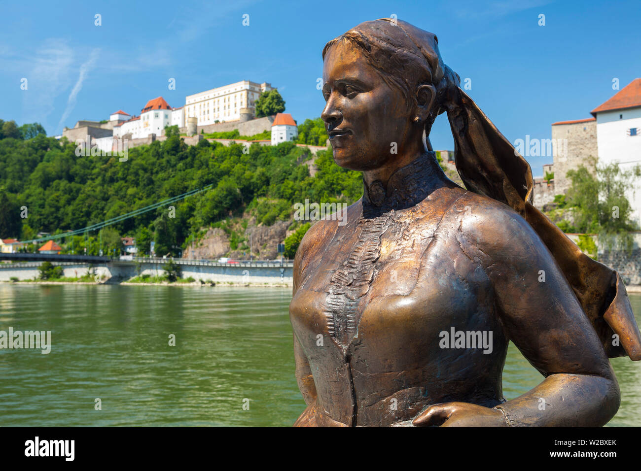 Bronze Skulptur des Schriftstellers Meier Emenez, Passau, Niederbayern, Bayern, Deutschland Stockfoto