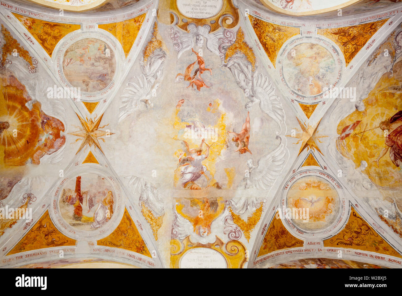 Gemälde auf der Wölbung der Schlosskapelle von Mang Kilian, 1601, Hochstadt Schloss, Hochstadt, Schwaben, Bayern, Deutschland Stockfoto
