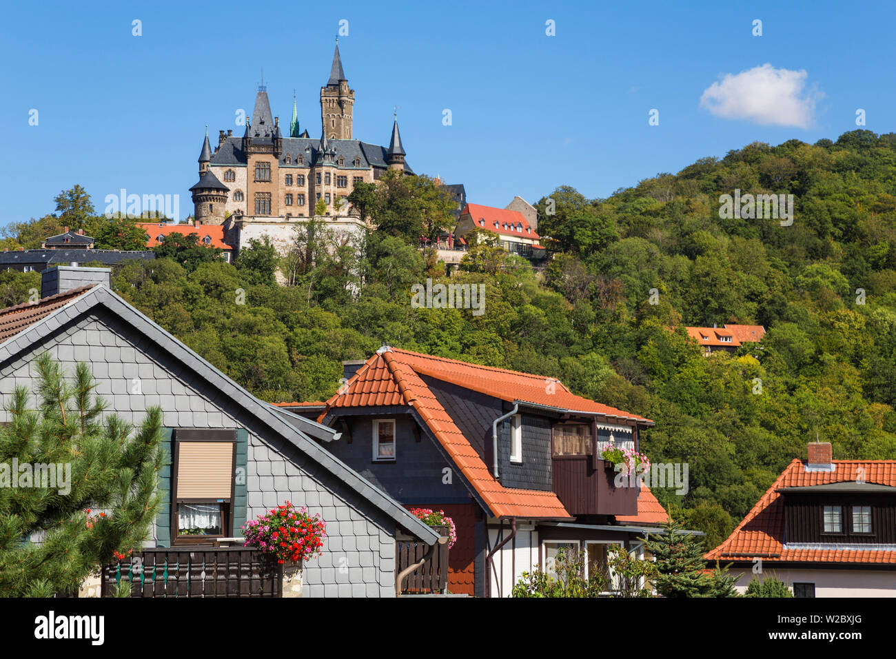 Das Schloss Wernigerode am Fuße des Harz, Wernigerode, Sachsen-Anhalt, Deutschland Stockfoto