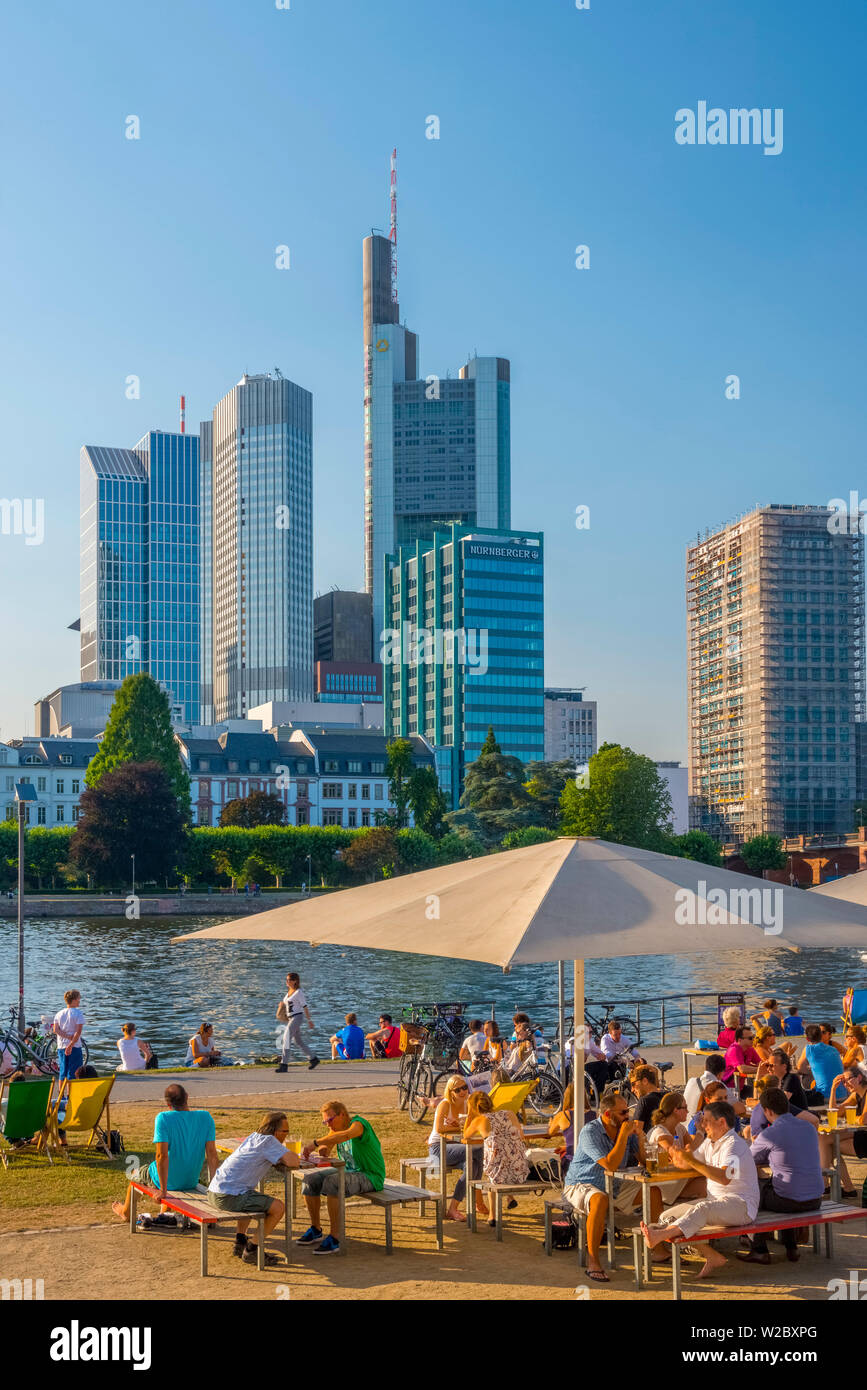 Deutschland, Hessen, Frankfurt am Main, die Skyline der Stadt in Main Stockfoto
