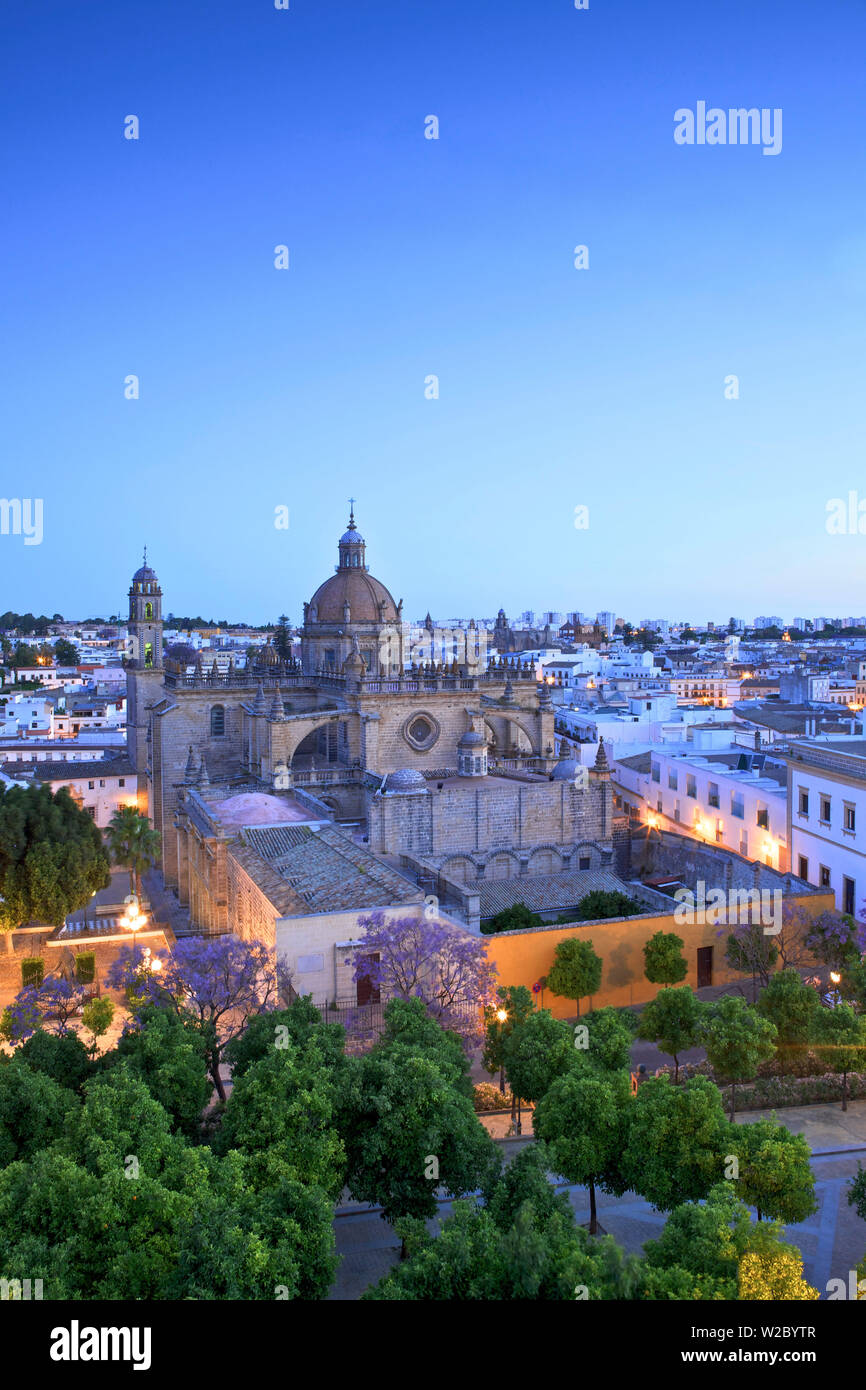 Die Kathedrale von San Salvador in der Morgendämmerung, Jerez de la Frontera, Provinz Cadiz, Andalusien, Spanien Stockfoto