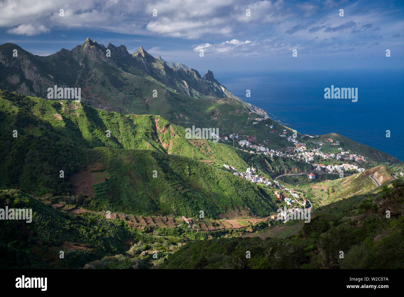 Spanien, Kanarische Inseln, Teneriffa, Taganana, Küsten Bergblick Stockfoto