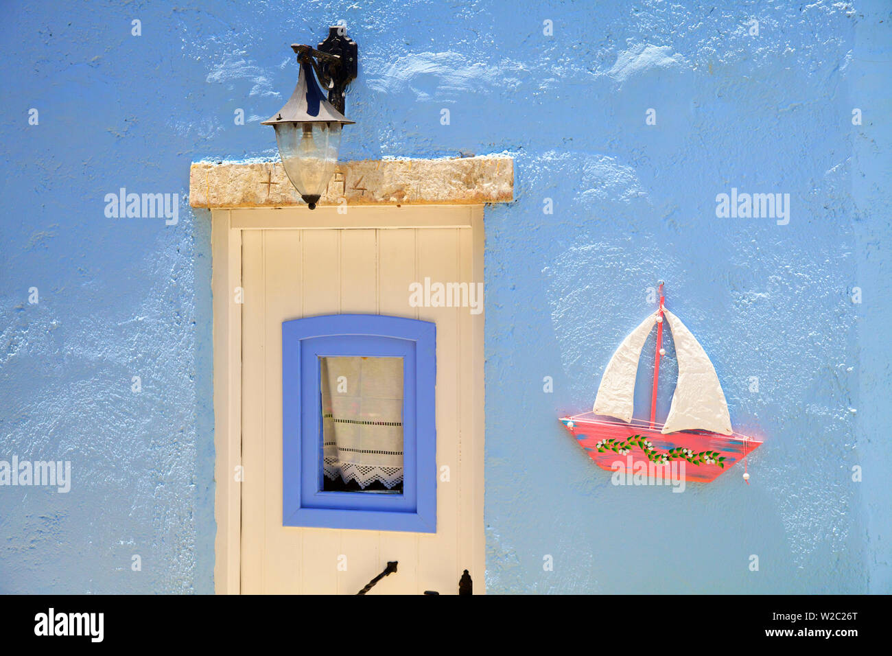 Tür und Plakette, Leros, Dodekanes, Griechische Inseln, Griechenland, Europa Stockfoto