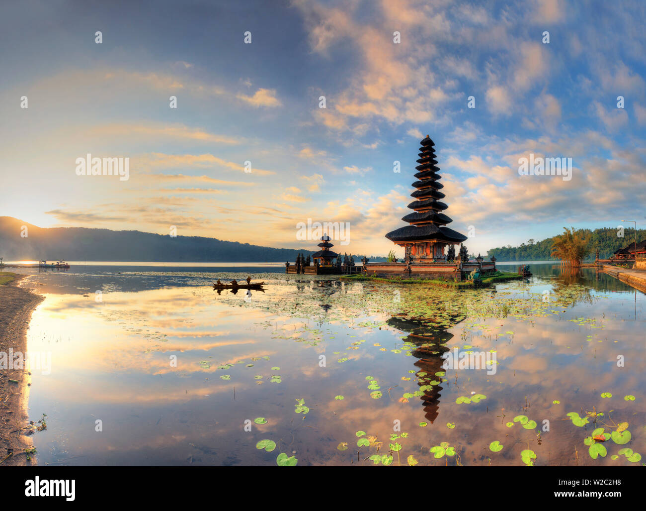 Indonesien, Bali, Bedugul, Pura Ulun Danau Bratan Tempel auf Lake Bratan Stockfoto