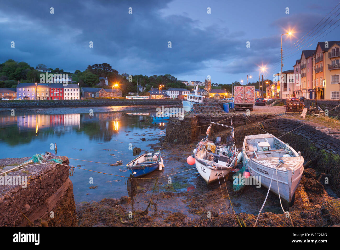 Irland, County Cork Bantry, Blick auf den Hafen, am Abend Stockfoto