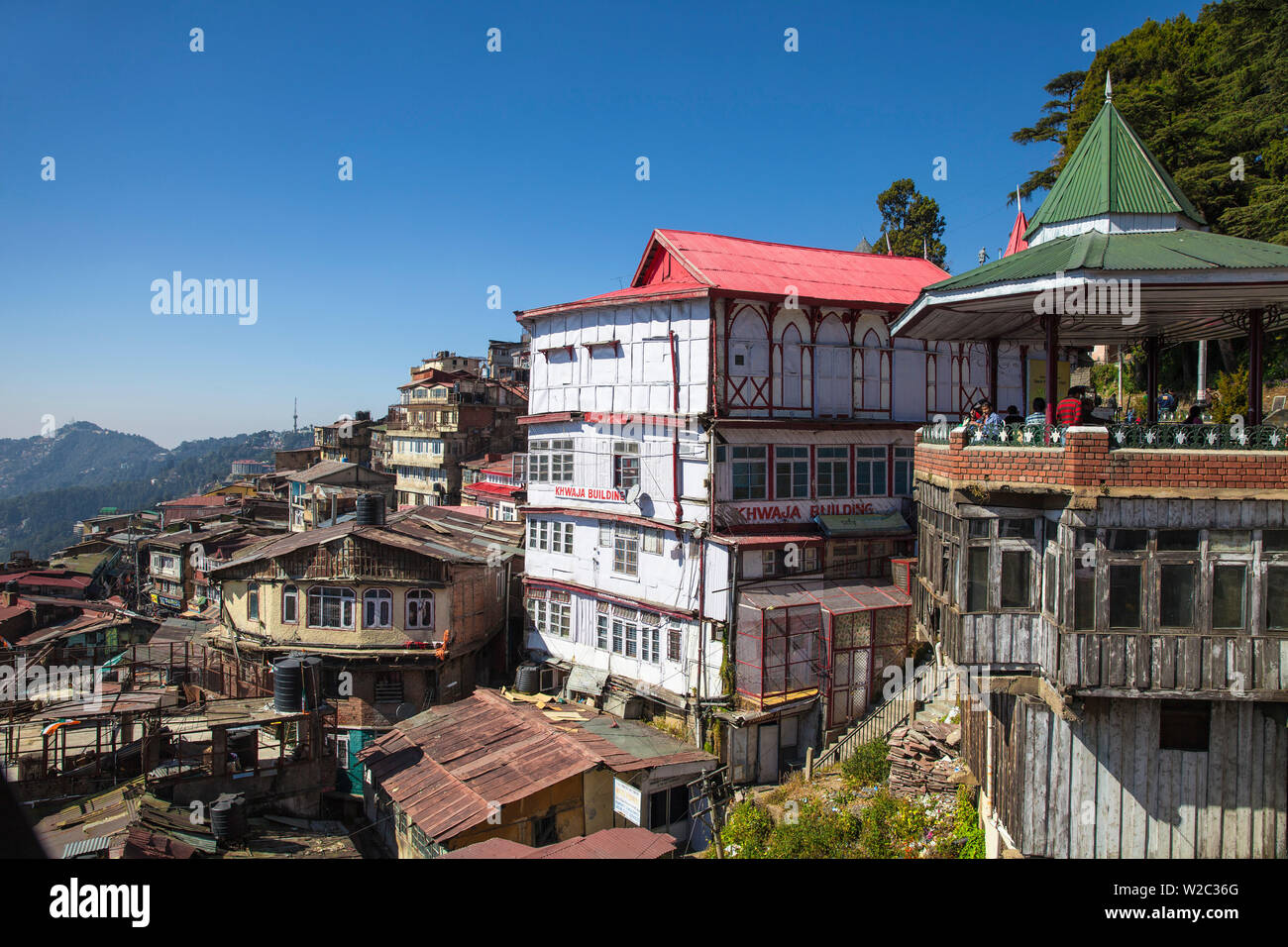 Indien, Himachal Pradesh, Shimla, der Mall, Aussicht über der unteren Basar suchen Stockfoto