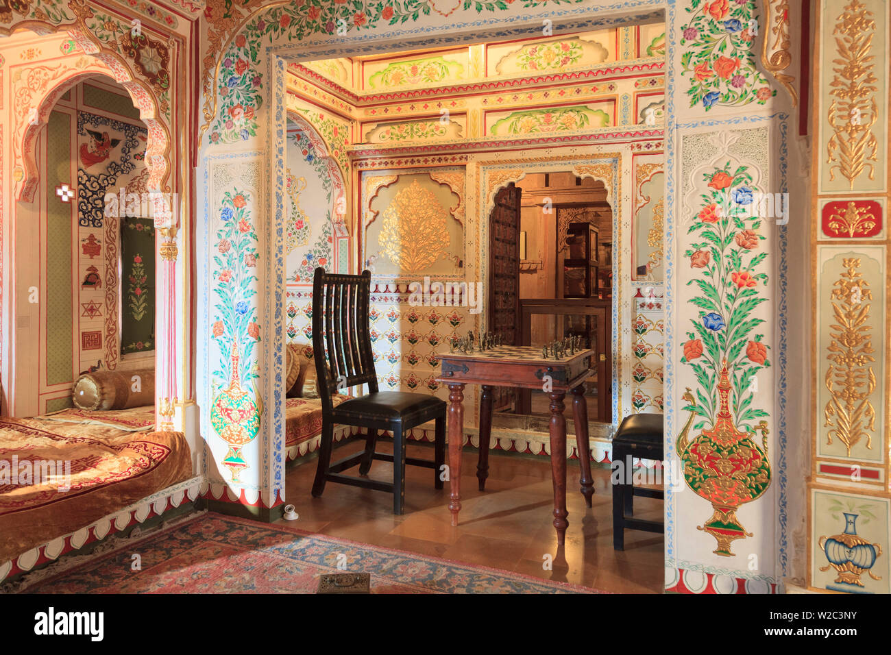 Indien, Rajasthan, Jaisalmer, Altstadt, er Ki Haveli (traditionelle kunstvoll verzierte Residenz) Stockfoto