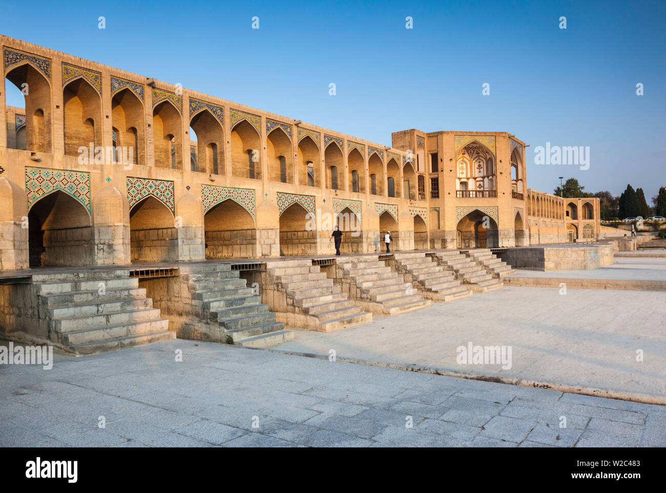 Zentralen Iran, Esfahan, Iran, Khaju-Brücke, dawn Stockfoto