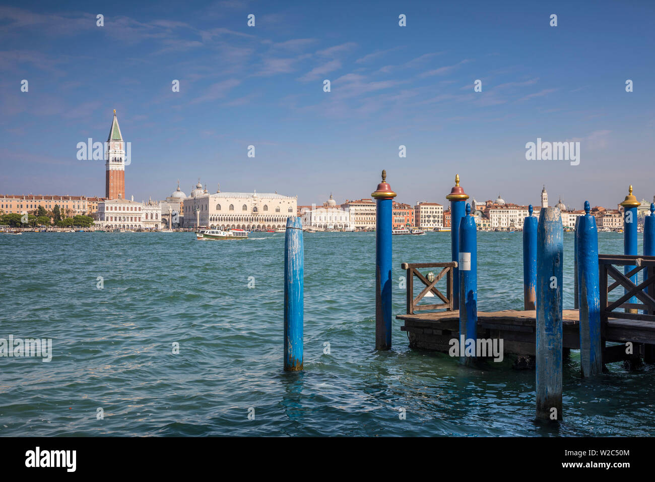 Campanile & Markusplatz (Piazza San Marco), Venedig, Italien Stockfoto