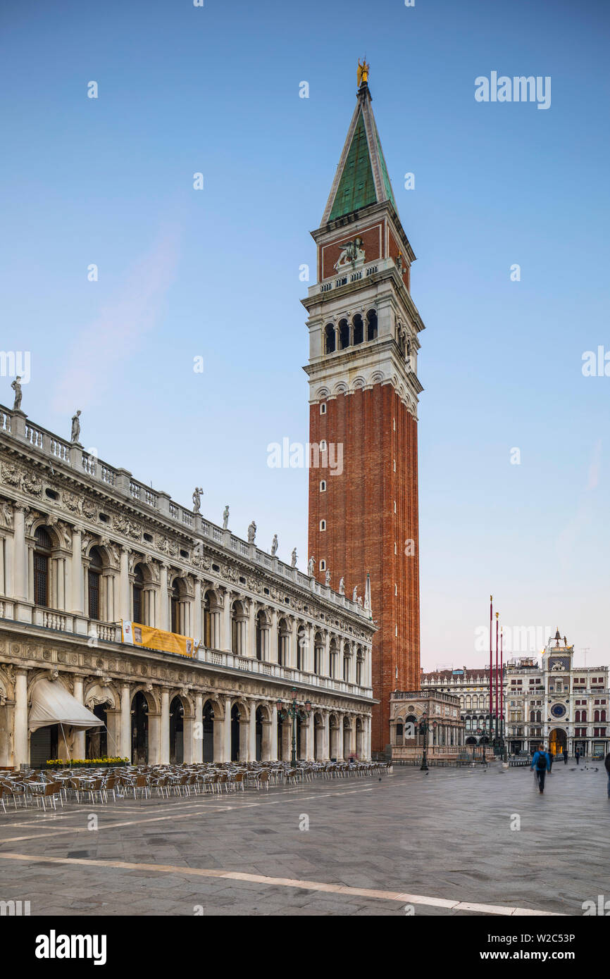 Campanile, Markusplatz (Piazza San Marco), Venedig, Italien Stockfoto