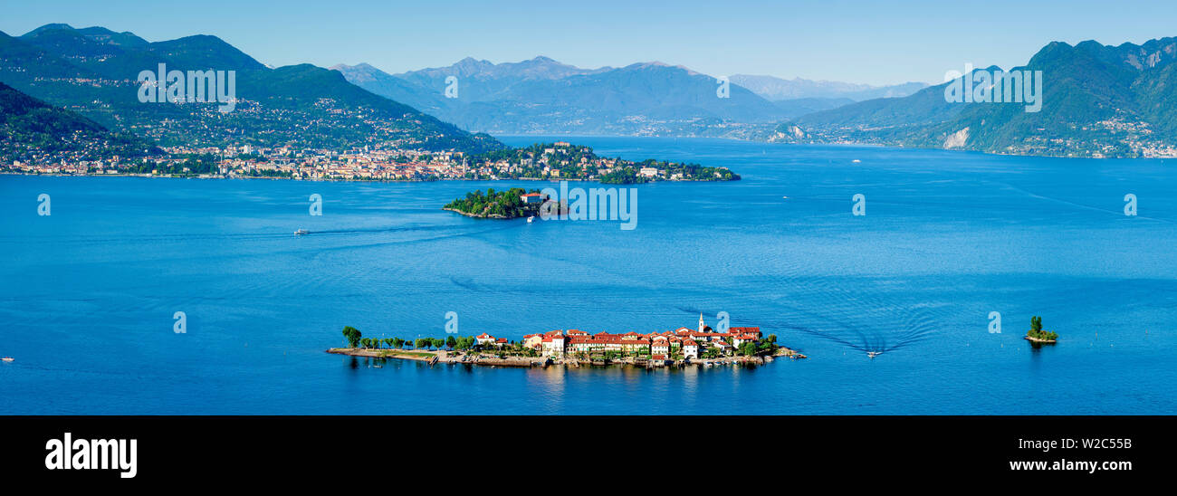 Erhöhte Blick über die idyllische Isola dei Pescatori (Fischer- Inseln), die Borromäischen Inseln, Lago Maggiore, Piemont, Italien Stockfoto