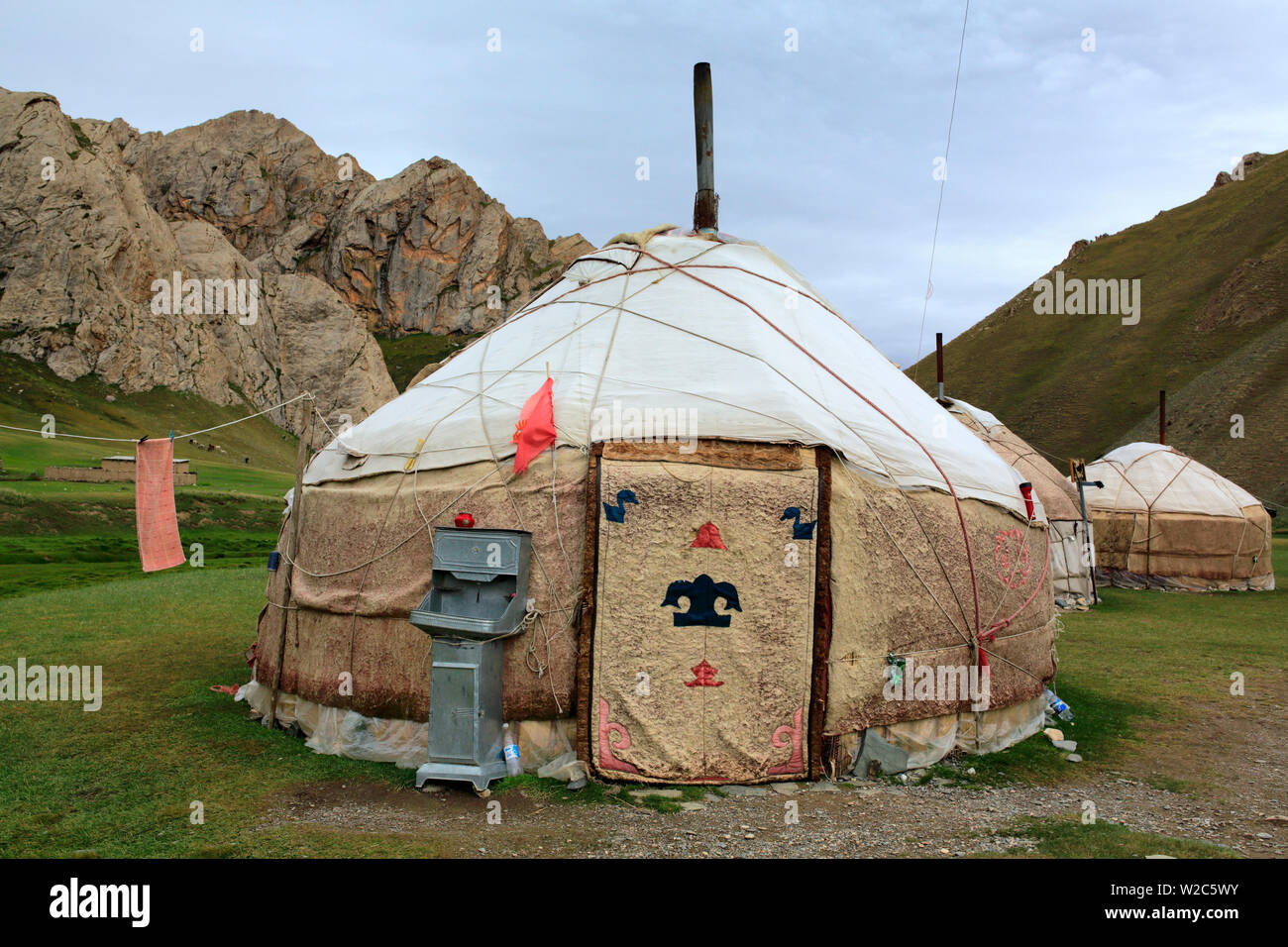 Jurte (Nomaden Zelt) in Tash Rabat-Tal, Naryn Oblast, Kirgisistan Stockfoto