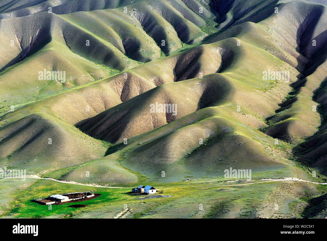 Straße zum Song Kol See, Naryn Oblast, Kirgisistan Stockfoto