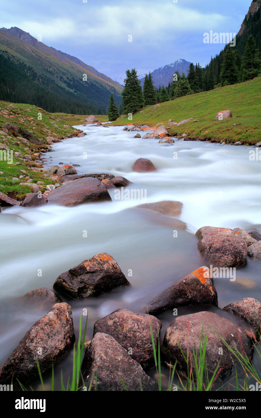 Altyn Arashan Fluss und Tal, Issyk Kul Oblast, Kirgisistan Stockfoto