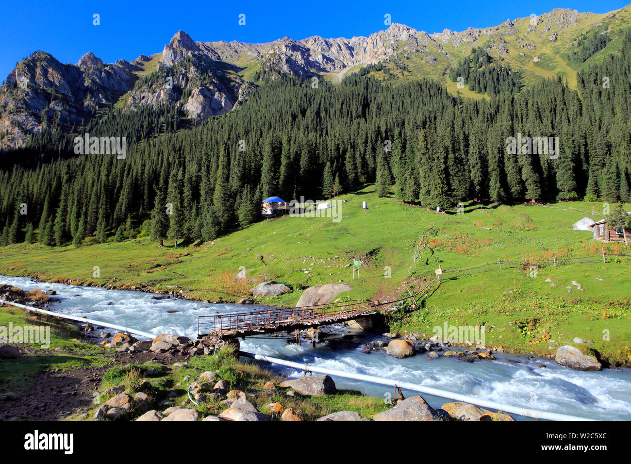 Altyn Arashan Fluss und Tal, Issyk Kul Oblast, Kirgisistan Stockfoto