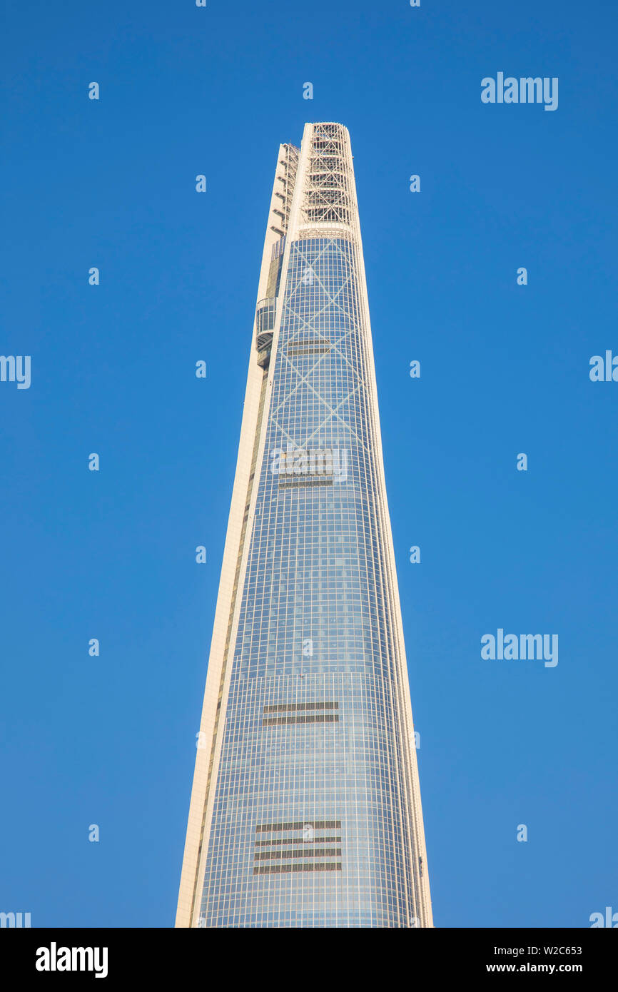 Lotte Tower (555 m supertall Wolkenkratzer, 5. höchste Gebäude der Welt, wenn in 2016 abgeschlossen), Seoul, Südkorea Stockfoto