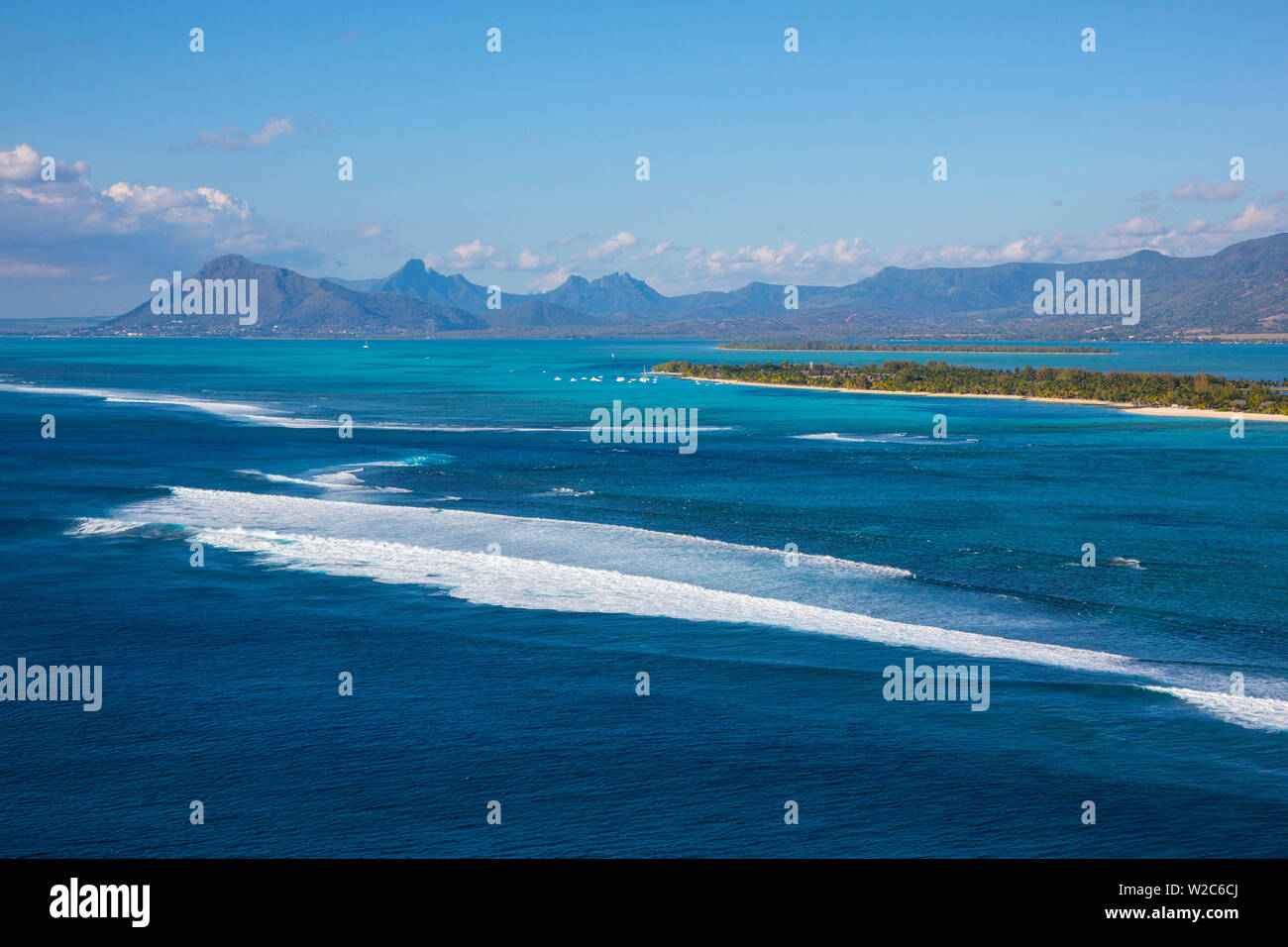Le Morne Brabant Halbinsel und Tamarin im Hintergrund, Black River (Riviere Noire), Westküste Mauritius Stockfoto