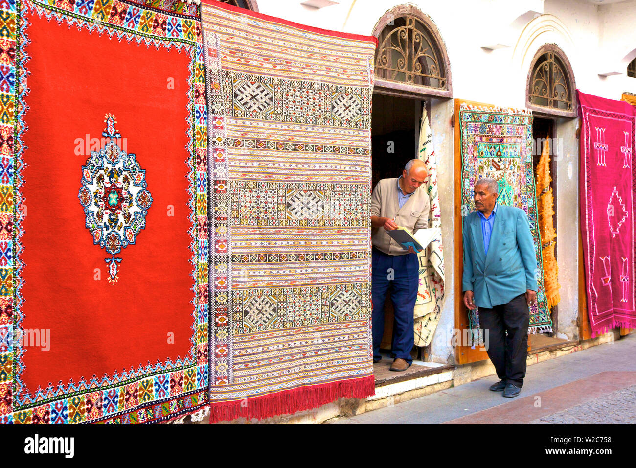 Teppich-Shop, der Medina, Rabat, Marokko, Nordafrika Stockfoto