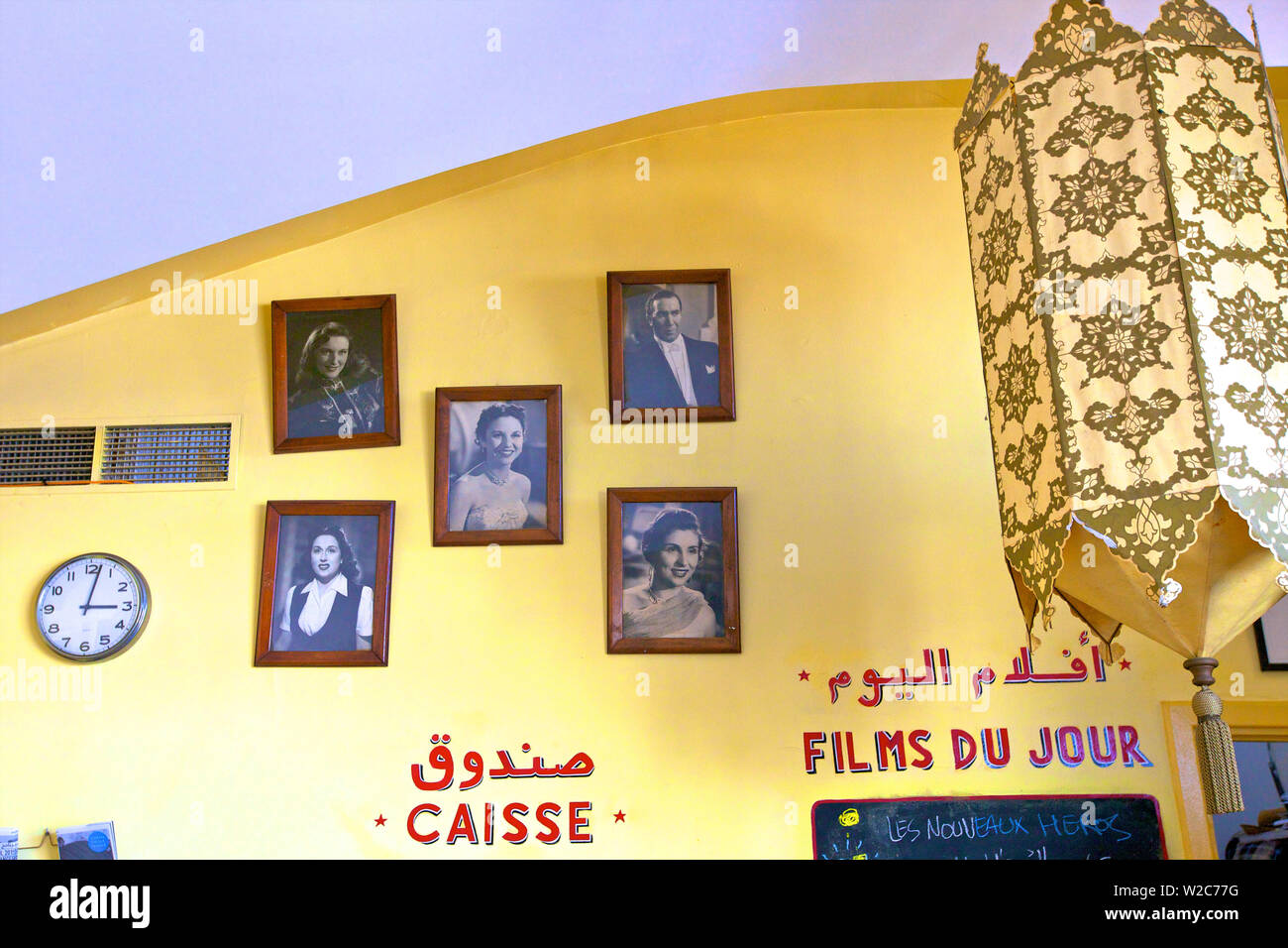 Innere des Kinos Rif, Grand Socco, Tanger, Marokko, Nordafrika Stockfoto