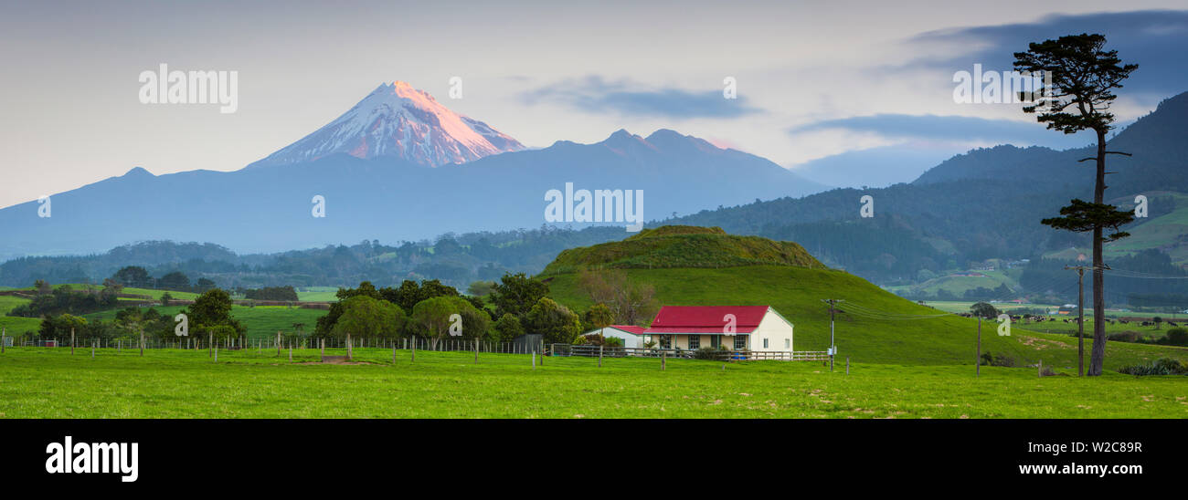Malerischen Mount Taranaki (Egmont) und ländliche Landschaft, Taranaki, North Island, Neuseeland Stockfoto